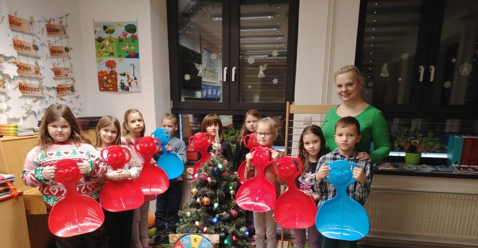 Vánoční nadílka ve druhé třídě