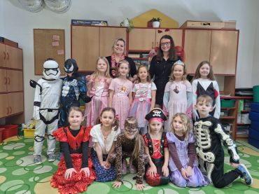 Foto k aktualitě Maškarní výuka v 1.B