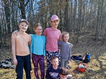 Foto k aktualitě 4.trida - učíme se v přírodě vlastivědu a přírodovědu