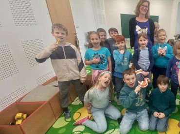 Foto k aktualitě Rodiče představují svá povolání ve ŠD - paní zubařka