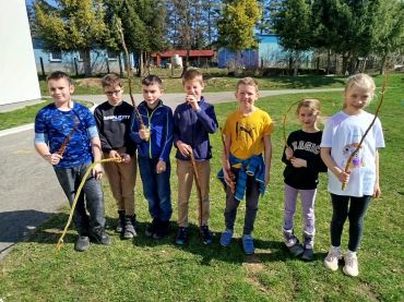 Foto k aktualitě Čtvrtá třída plete pomlázky