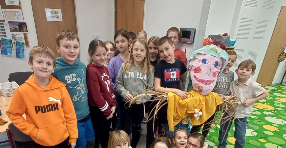 Děti si v ŠD vyrobili Moranu. Co symbolizuje Morana?