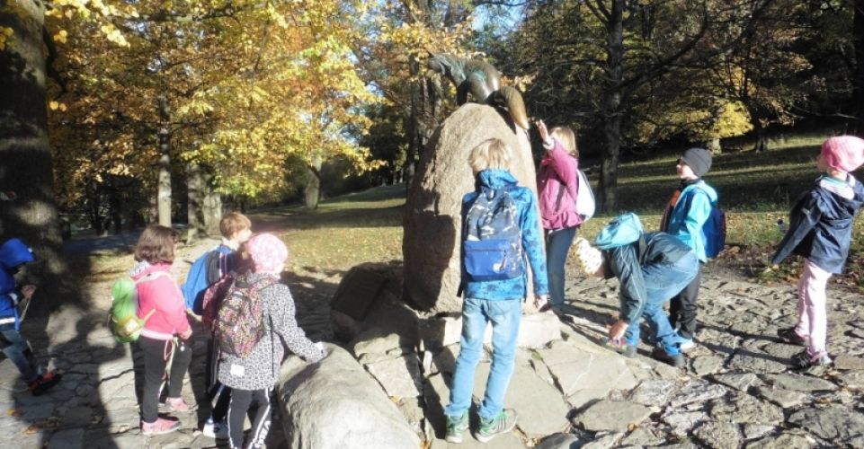 Druháci v oboře na Hukvaldech