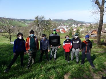 Foto k aktualitě Páťáci u hážovické studánky