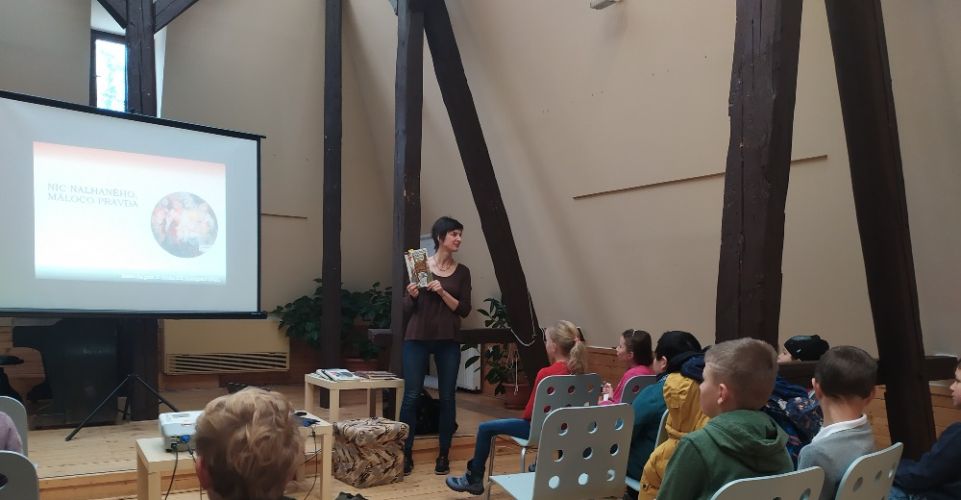 Třeťáčci na literární besedě