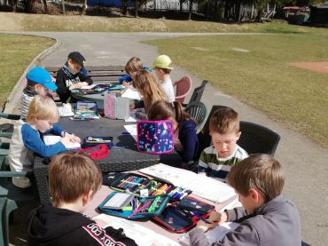 Foto k aktualitě Výuka na školní zahradě