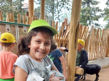 Foto k aktualitě Školní výlet 2. a 3. třídy do ZOO Olomouc