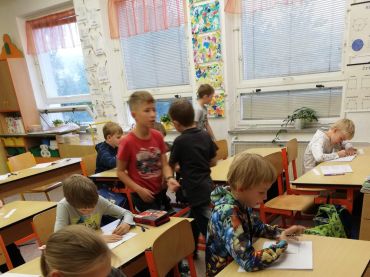 Foto k aktualitě Lítací diktát ve třetí třídě