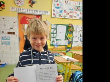 Foto k aktualitě Tvoření pozvánek na vánoční besídku s tvořením