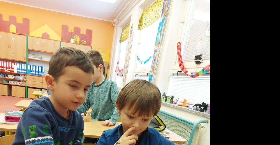 Krychlové stavby a běhací počítání