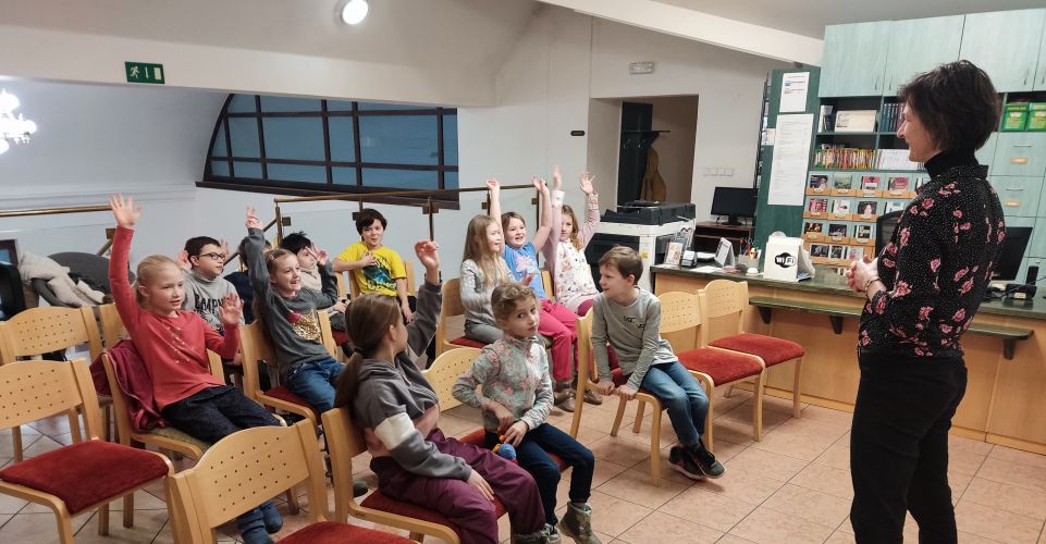 Druháčci v knihovně na besedě „Digitální svět“