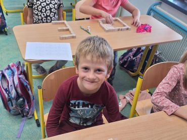 Foto k aktualitě Krychle a zase krychle ve druhé třídě