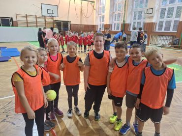 Foto k aktualitě Turnaj Školní ligy v házené na ZŠ Pod Skalkou