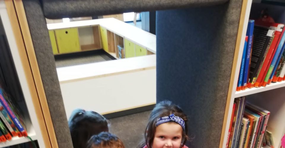 Prvňáčci v městské knihovně