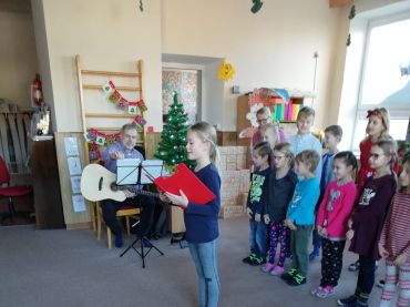 Foto k aktualitě Vánoční besídka 1. a 3. třídy v MŠ Na Zahradách