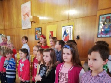 Foto k aktualitě Besídka dětí 1. a 3. třídy v Domově pro seniory v Rožnově pod Radhoštěm