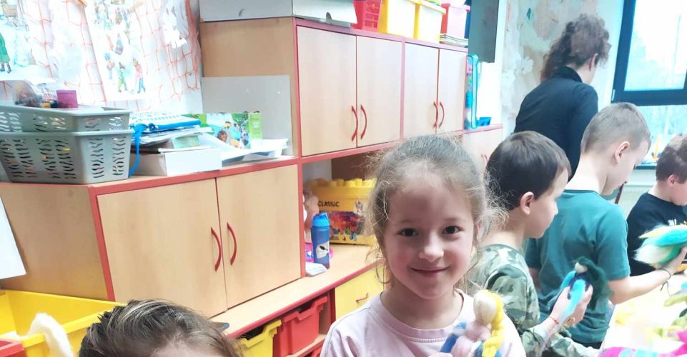 Ruční zpracování ovčí vlny v I. oddělení ŠD