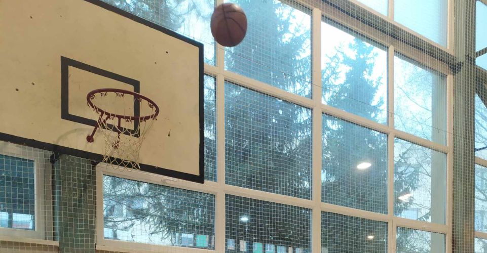 Páťáci na hodině sportovních her