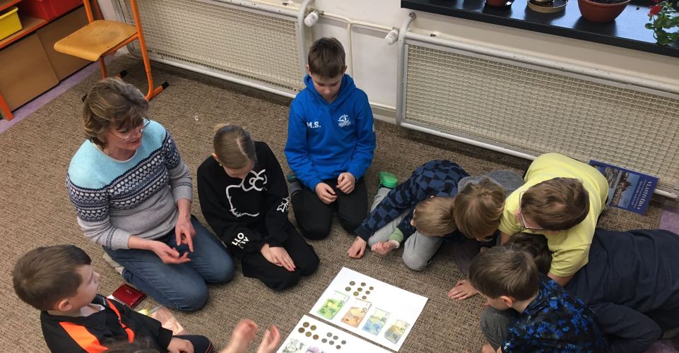 Vlastivěda - Peníze