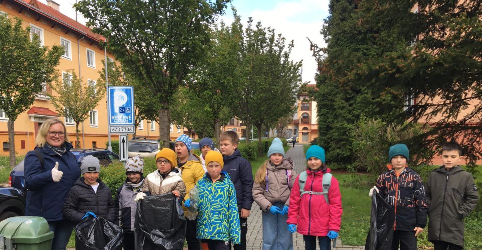 Den Země - 2. oddělení ŠD uklízí Záhumení