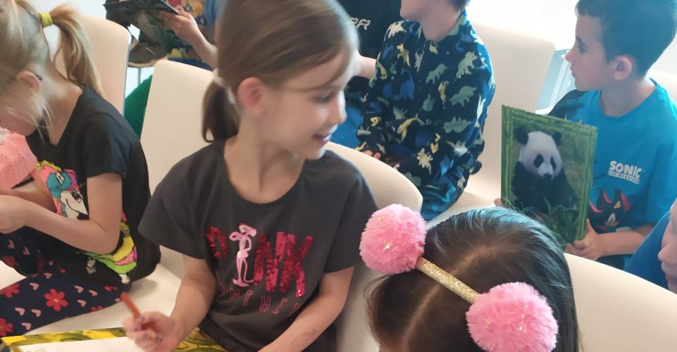 Školní družina na besedě v městské knihovně