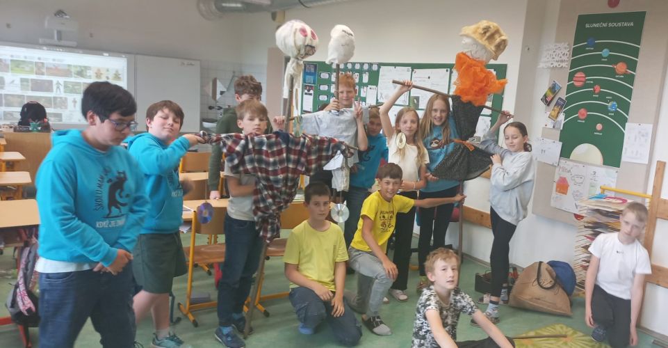 Vyrábíme strašáky na záhonky