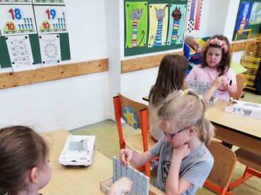 Foto k aktualitě Účení hrou v 1. třídě