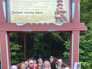 Foto k aktualitě Vycházka 2. třídy na Jurkovičovu rozhlednu