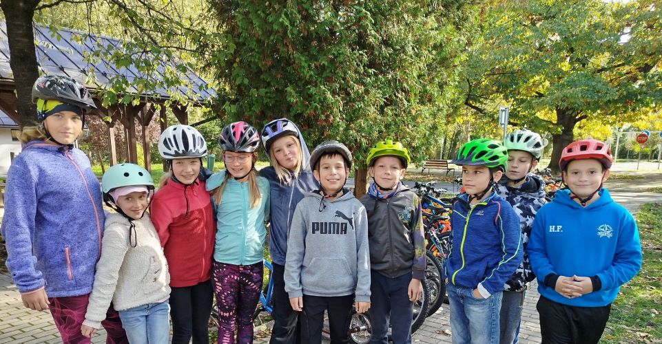 Čtvrťáci na dopravním hřišti