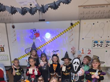 Foto k aktualitě Strašidelné vyučování v 1. B