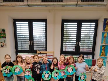 Foto k aktualitě Adventní výzdoba dětí 2. třídy