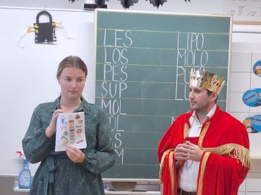 Foto k aktualitě Slavnostní předávání slabikáře v 1. B