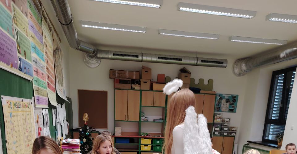 Mikulášská nadílka ve 4. třídě. I tady jsme museli čerty zahánět