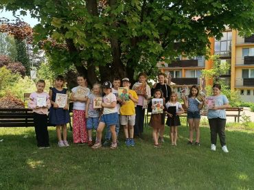 Foto k aktualitě Návštěva čtenářů v Domově seniorů 